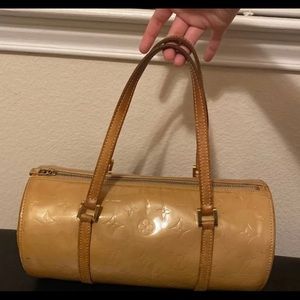 🎉HP🎉Louis Vuitton Bedford Handbag. Beige, Medium.